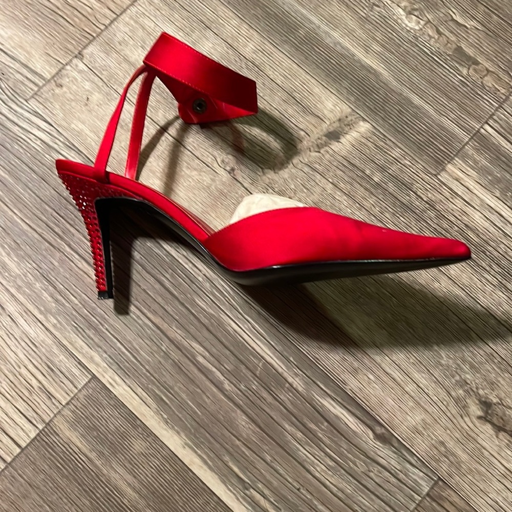 Valerie Stevens heels, Size 6.5, Red